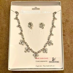 Necklace and earrings set, with Swarovski crystals